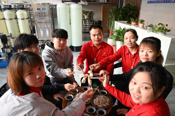 君浩環保網銷部員工