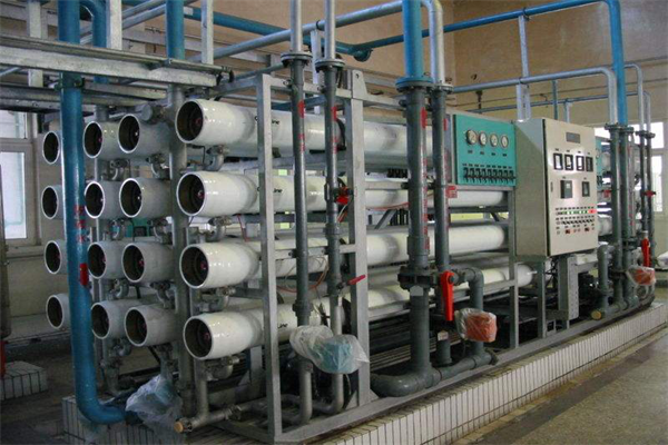工業純（chún）水設備