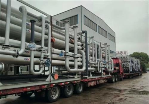 大（dà）型（xíng）反滲透設備發貨現場圖 (1)