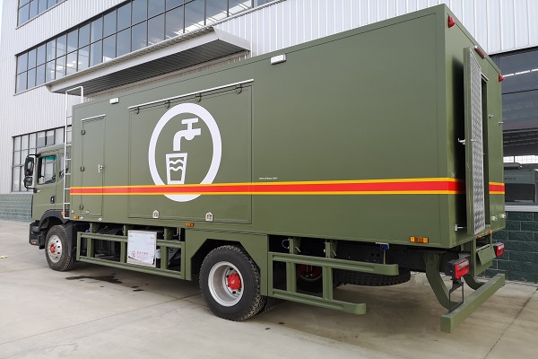 野外移動式（shì）車載淨水設備一體化淨水車