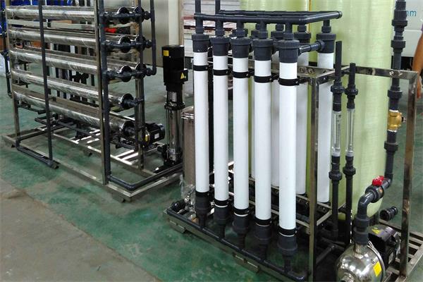 湖（hú）南工（gōng）業反滲透純水（shuǐ）處理設備生產廠家