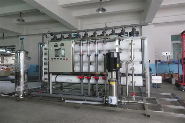 化（huà）工（gōng）脫鹽水（shuǐ）設備廠家