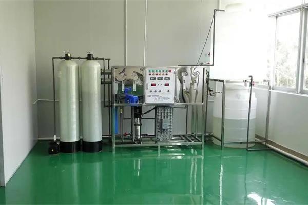 小型去（qù）離子水設（shè）備多少錢一套_看圖王