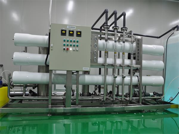 深入了解反滲透純化水設備價格：為您的投資做出明智（zhì）選擇