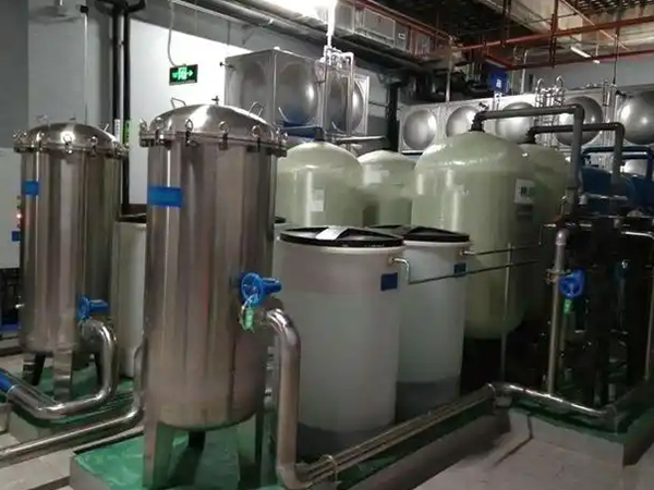 鍋爐軟化（huà）水設備生（shēng）產廠家揭秘：3個關鍵指標決定設備質量