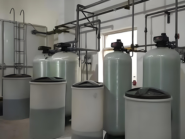 全自動軟化水設備廠家：工業用水的品質後（hòu）盾