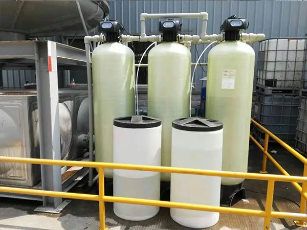 揭秘全自動軟水器價格：工（gōng）業軟化設備的成本決策指南