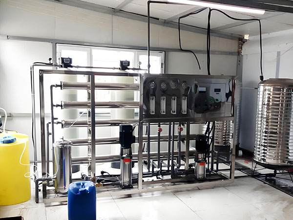 脫鹽水設備廠家：工業高純度用（yòng）水的（de）幕後推手 