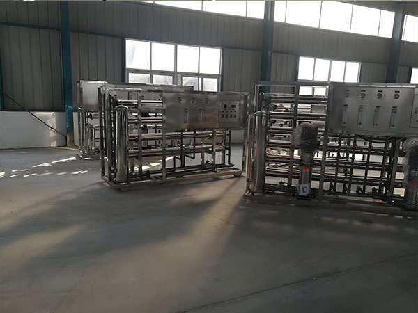 聚焦定製與（yǔ）運維反滲透設備生產廠家找哪家更適配？